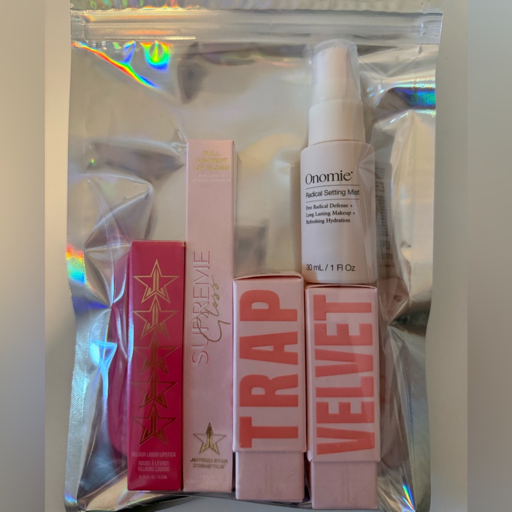 ONLY THREE LEFT ❤️ Beauty Mystery Bundle 🎁